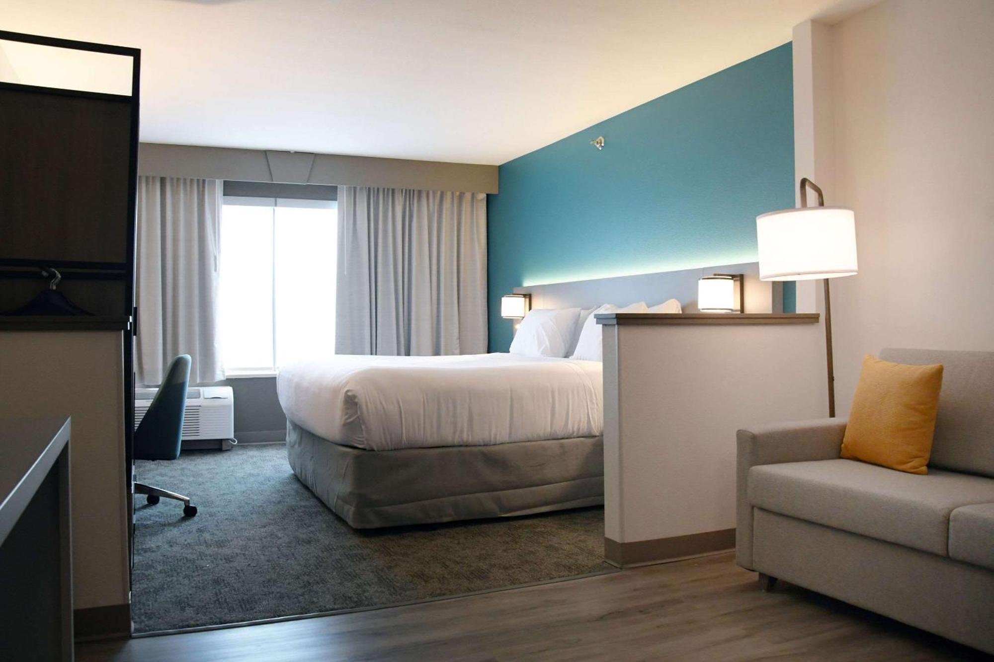 Comfort Inn & Suites Nw Milwaukee 저먼타운 외부 사진